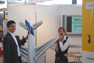 Vorbereitungen am Messestand